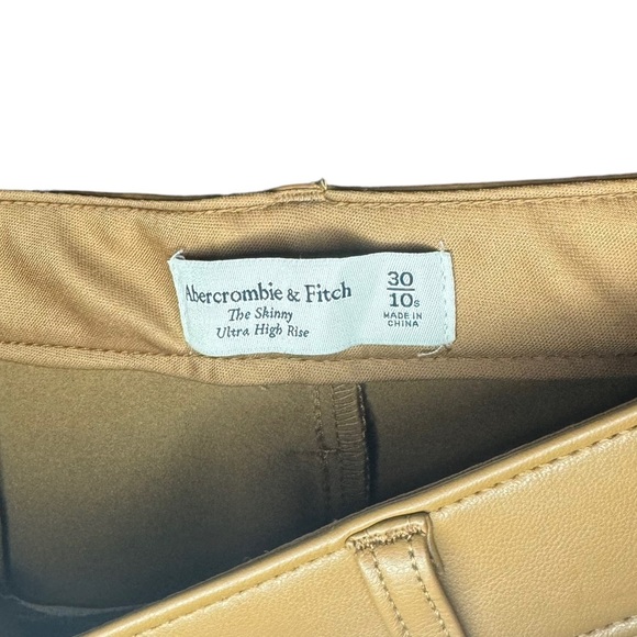 Abercrombie & Fitch | The 90’s Straight Ultra HiRise Faux Leather | Size 10 - Picture 3 of 9